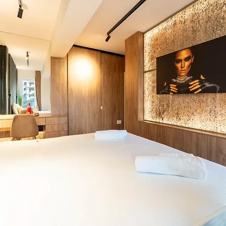 Mohost Alive Modern Serenity With Terrace View *