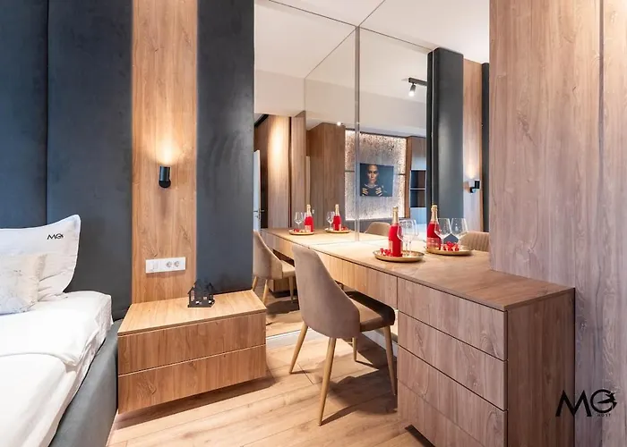 Mohost Alive Modern Serenity With Terrace View דירה בראשוב