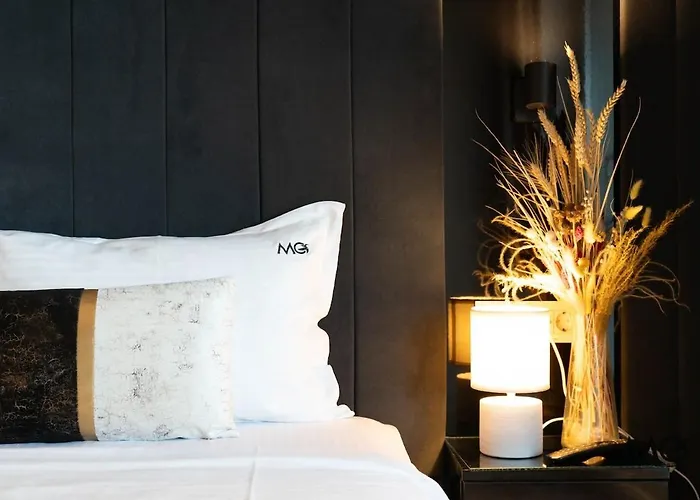 Mohost Alive Modern Serenity With Terrace View דירה *